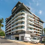 Bergsig Spacious Deluxe Corner Unit