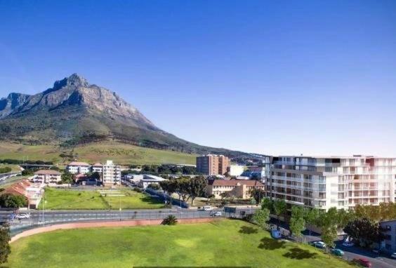 Bergsig Spacious Deluxe Corner Unit Apartment Cape Town