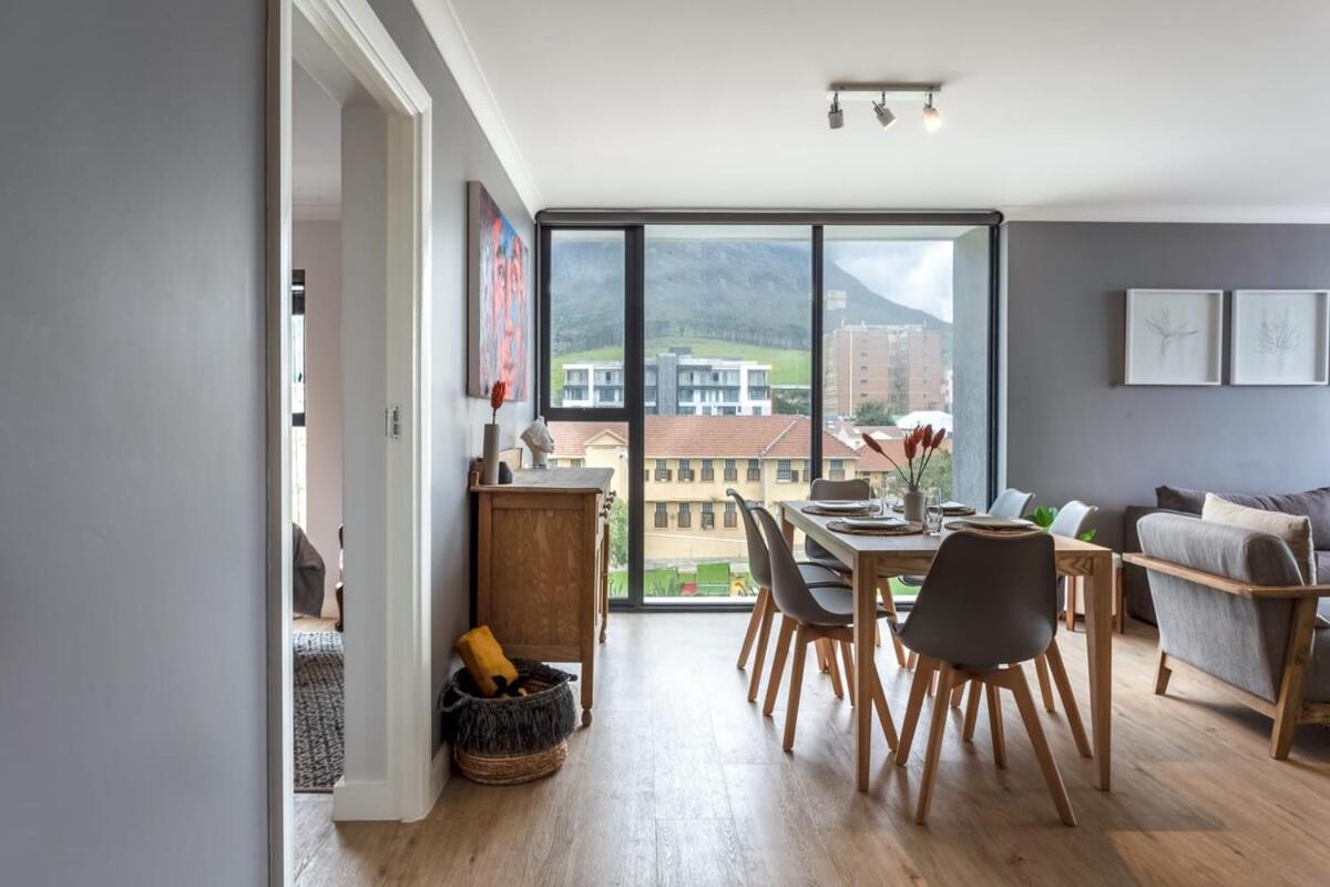 Bergsig Spacious Deluxe Corner Unit