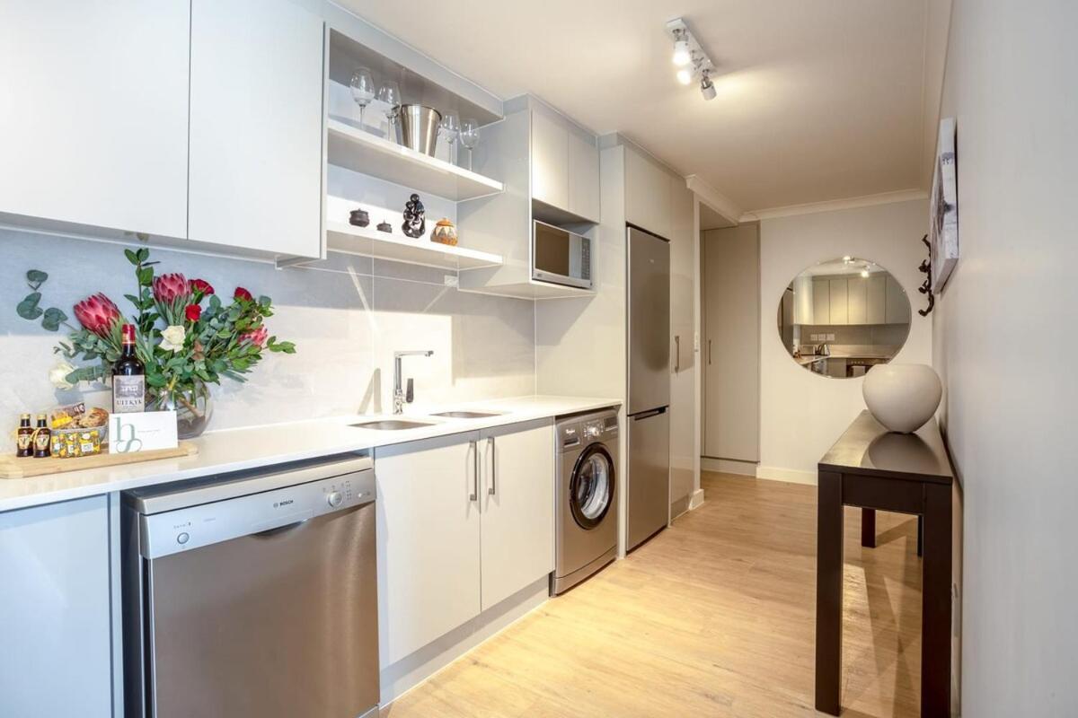 Apartment Bergsig Spacious Deluxe Corner Unit Cape Town